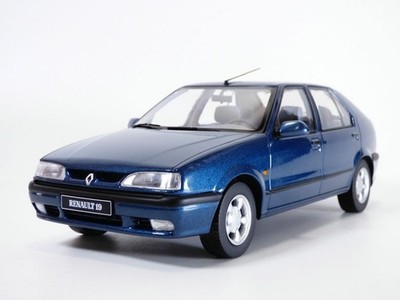 Renault 19 Laguna Blau Metall 1994 TRIPLE 9 T9-1800451 1:18 Blau LHD R19