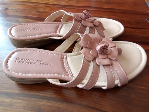 Dunlop Destinations Ladies Leather Sandals Size 6 Peach Toe Posts FABULOUS