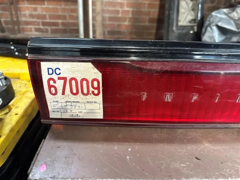 Luz trasera montada en panel para 95-97 INFINITI J30 568635 Foto 2 de 4