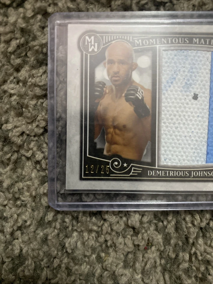 2016 Topps Museum Collection Demetrious Johnson player worn patch /25 mmjr-dj - Image 3 of 4
