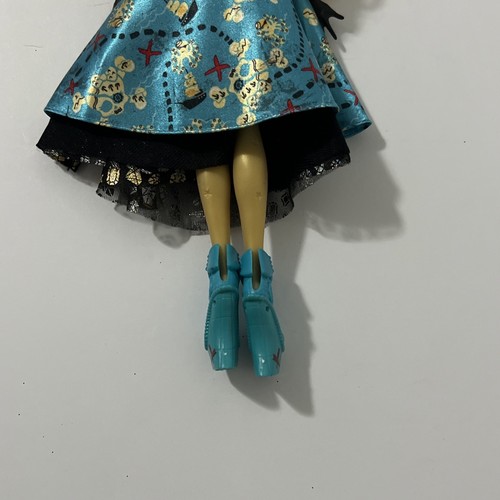 Monster High Shreikwrecked Dayna Treasure Jones Puppe mit Original Outfit - Bild 6 von 7