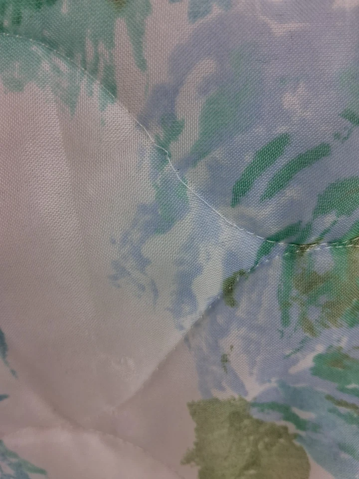 Blue & White Floral w/ Sheer Ruffled Edges Twin Bed Comforter Cover Flowers Vtg - Image 4 of 4