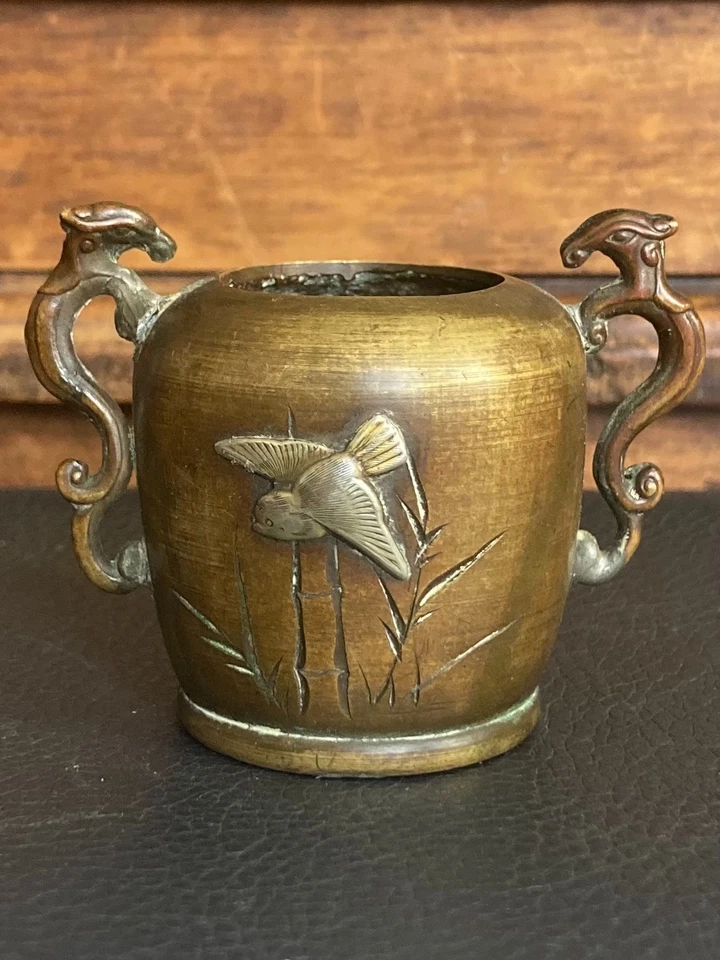 Ancien Petit Vase en Bronze Japon Meiji Fleurs Oiseau Relief 19ème - Photo 4/4