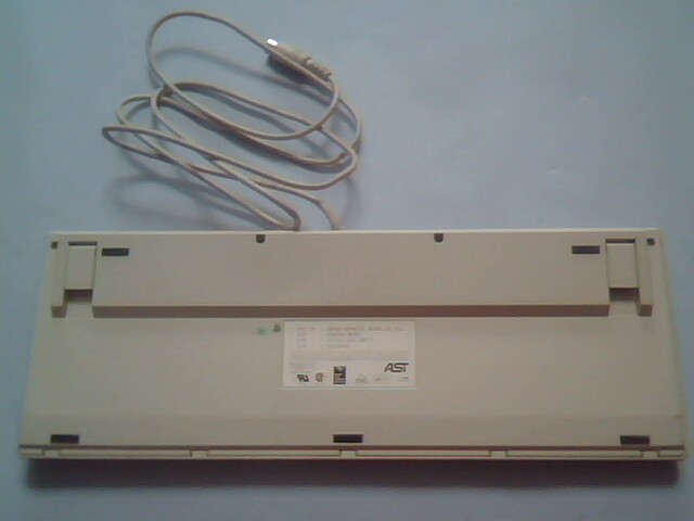 AST Keyboard 119127-001 Rev G KB-101 AQ6ZG-RT687XT - vintage, working