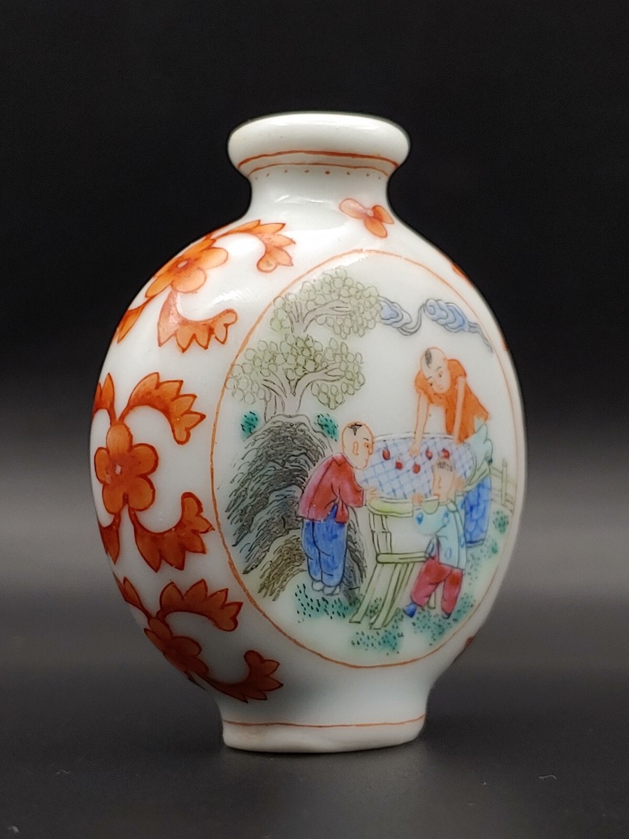 乾隆粉彩瓷开光人物鼻烟壶18th C Chinese Qianlong Famille Rose