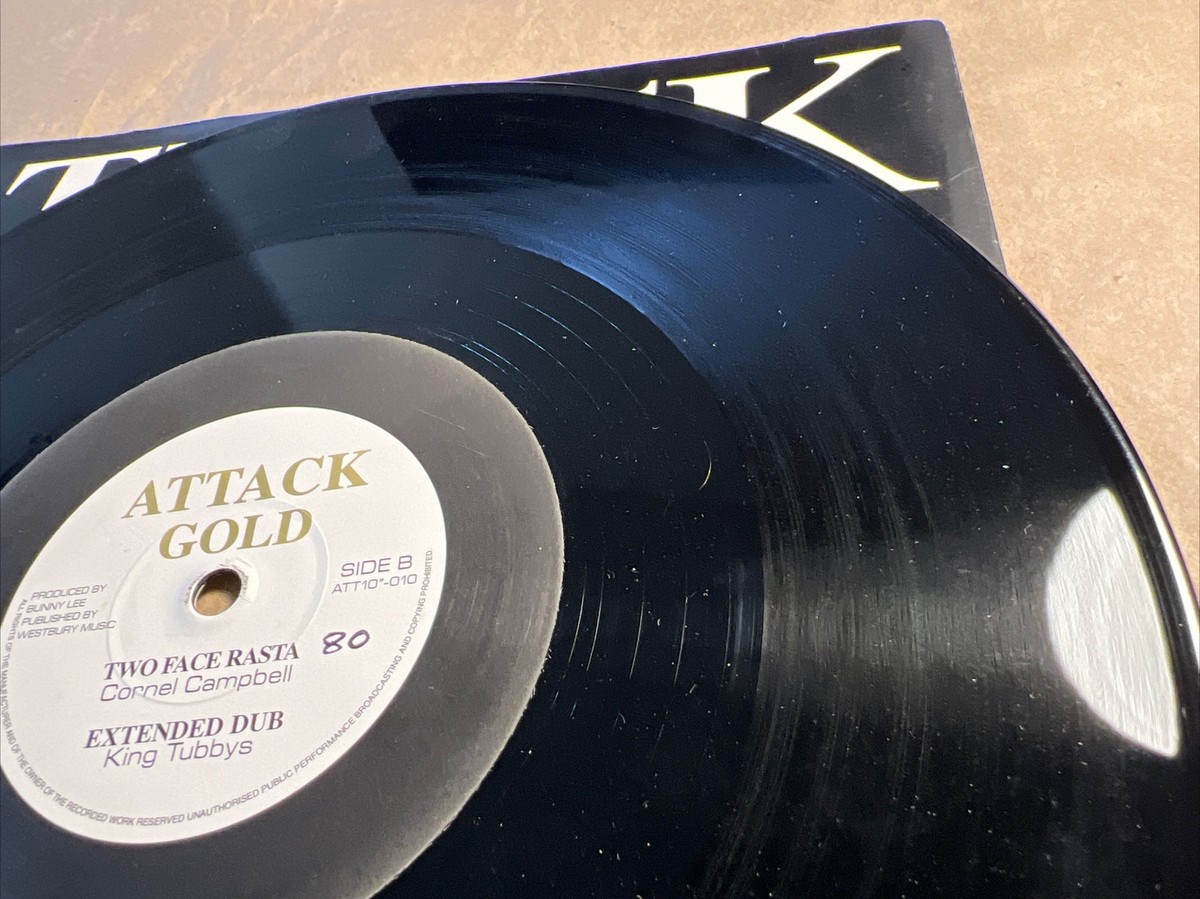 英10” Johnny Clarke / Cornell Campbe Dem A Say Rasta / Two Face Rasta ATT10”010 Attack Gold /00200 Johnny Clarke / Cornel Campbell - Dem A Say Rasta / Two Face