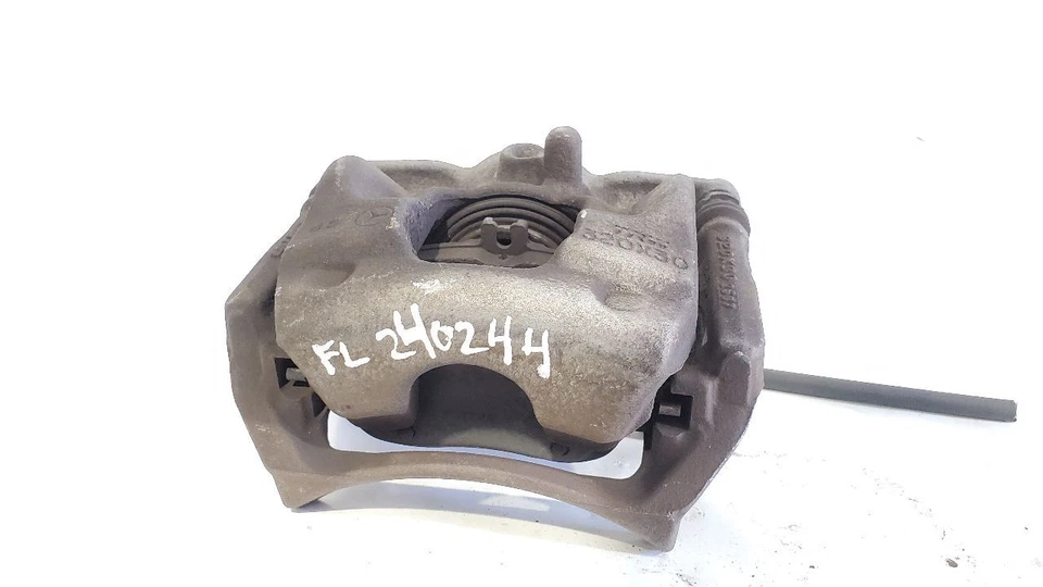 Pinza de freno delantera izquierda Mercedes-Benz GLA250 2018 OEM Foto 4 de 4