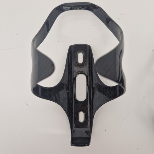 Level carbon water bottle cages. Pair - Picture 7 of 16