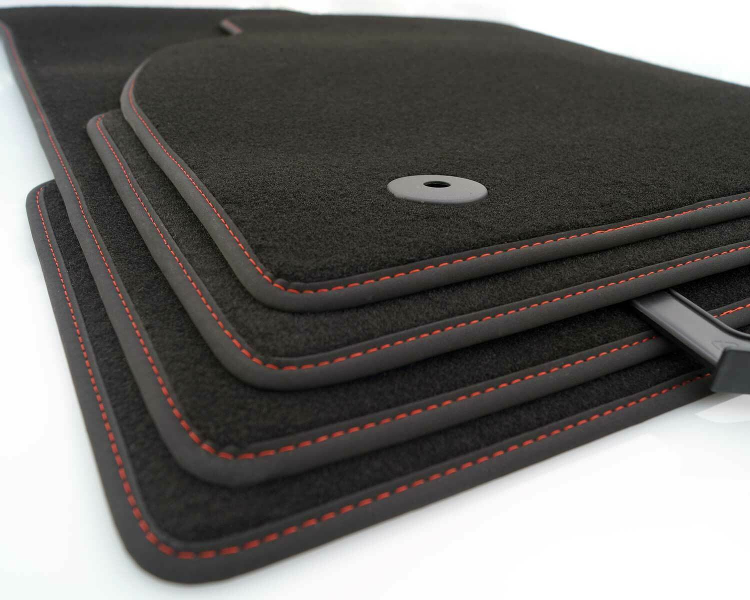 Tapis de sol velours noir Skoda Kodiaq RS sur mesure