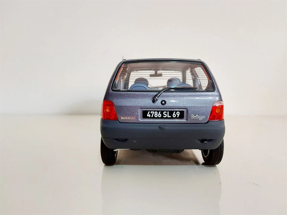 Renault Twingo del 1995 - 1/18 Norev art. 185298 - Immagine 4 di 4