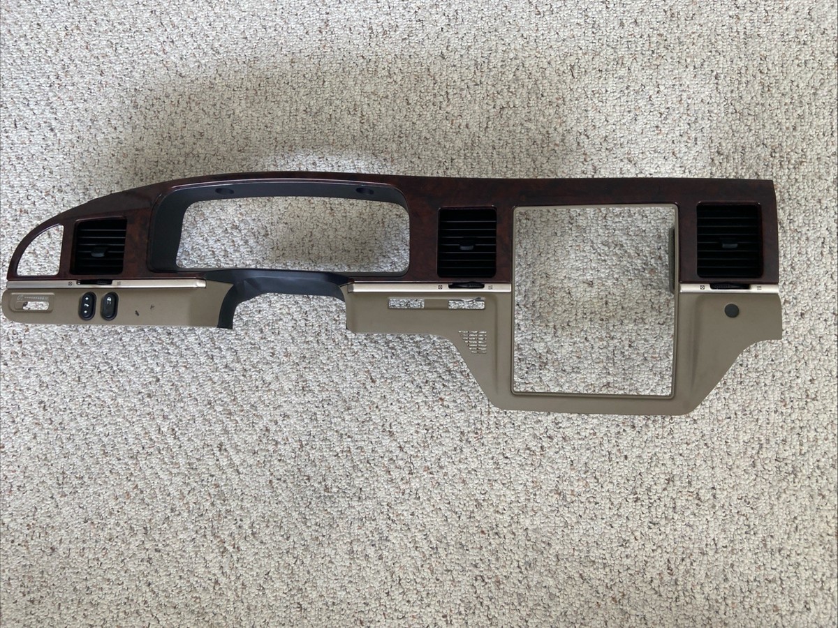05-11 Lincoln Town Car Dash Speedometer Instrument Cluster Bezel