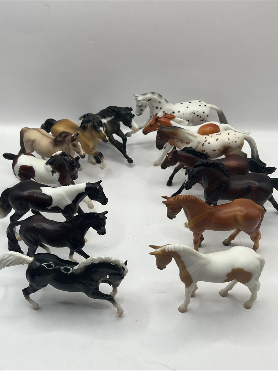 Lot of 14 Breyer Horses Figures Mixed Breeds Colors Stablemates Mini  Whinnies