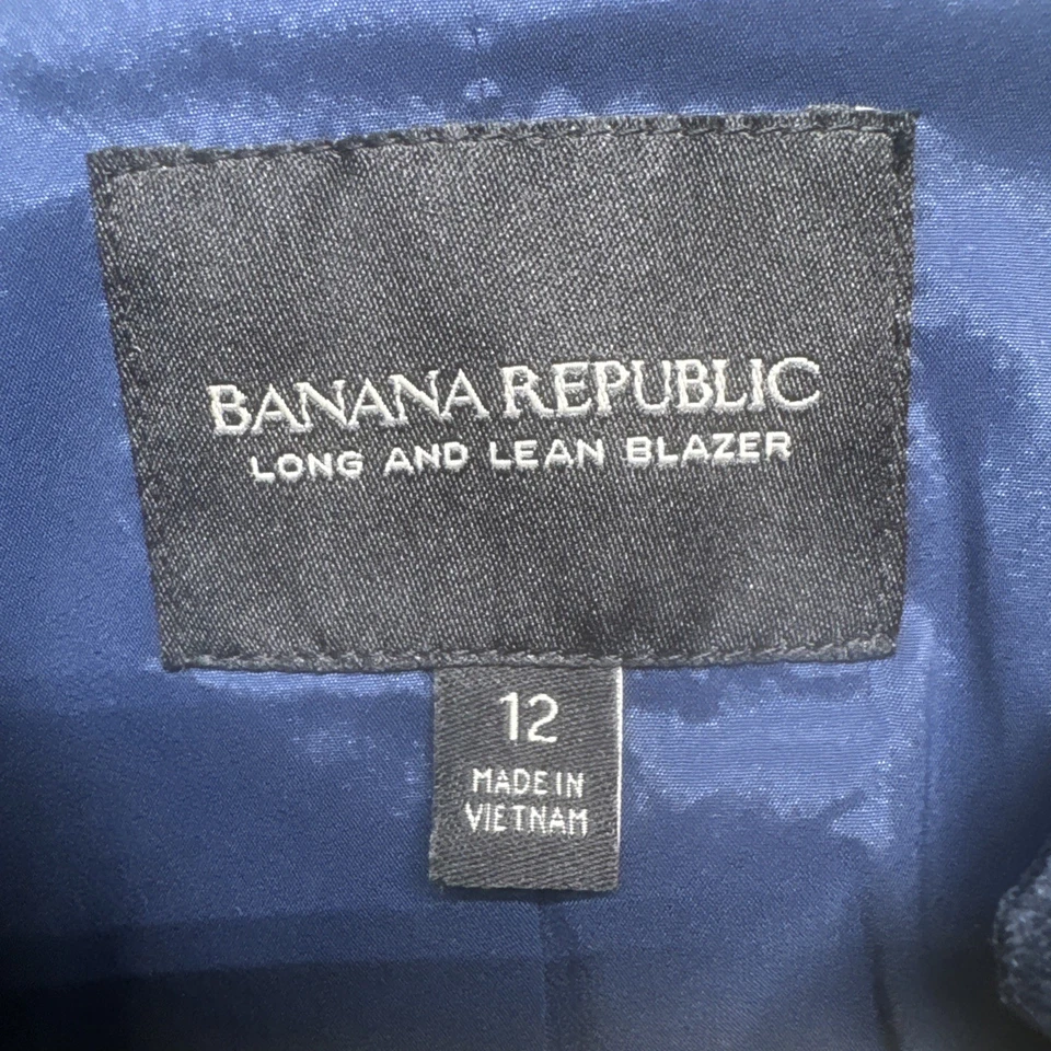 Banana Republic Women's Long and Lean Blue Velvet Blazer Size 12 - Image 3 of 4