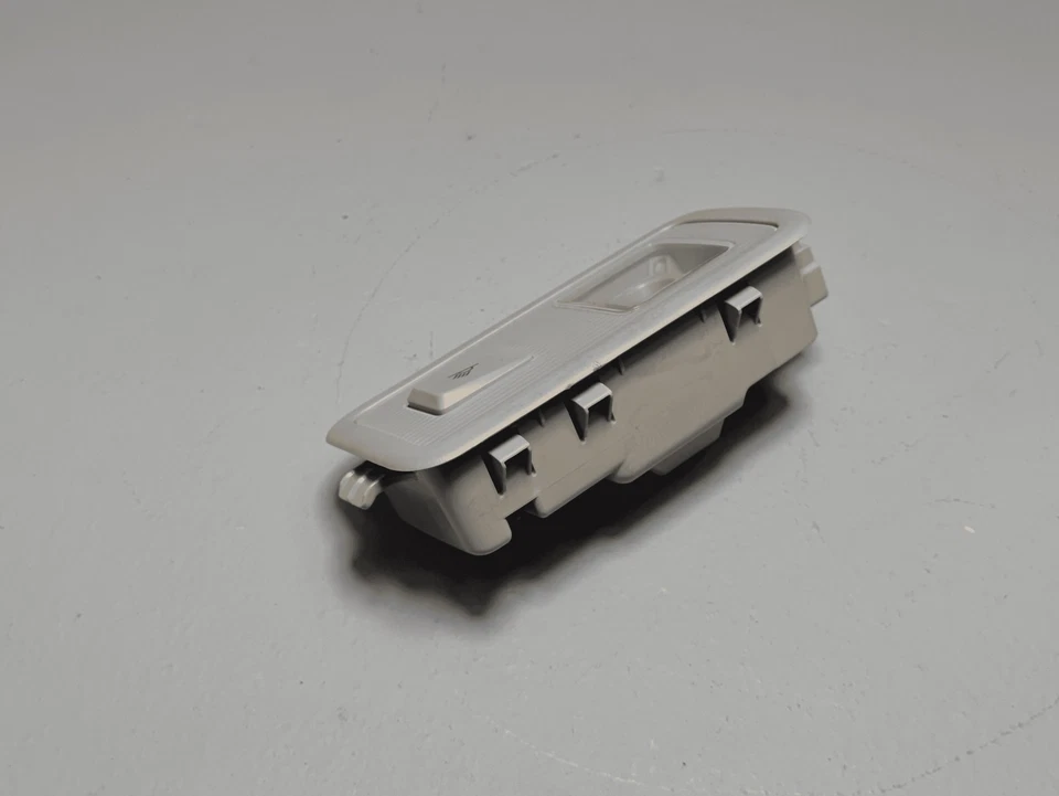 Volkswagen Atlas 2021 trasero derecho o derecho Roverhead techo domo luz lámpara de lectura OEM Foto 3 de 4