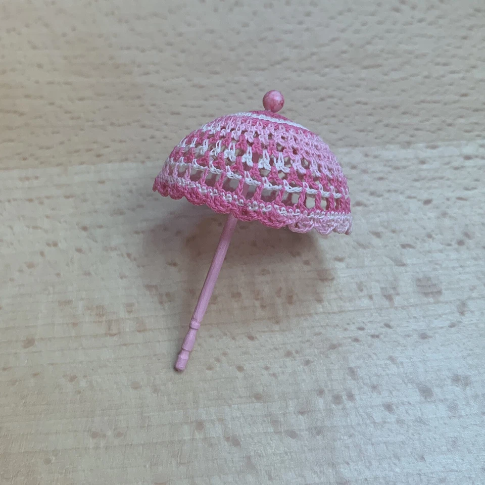 Paraguas vintage artesanal para casa de muñecas miniatura tejido a mano rosa delicada dama Foto 3 de 4