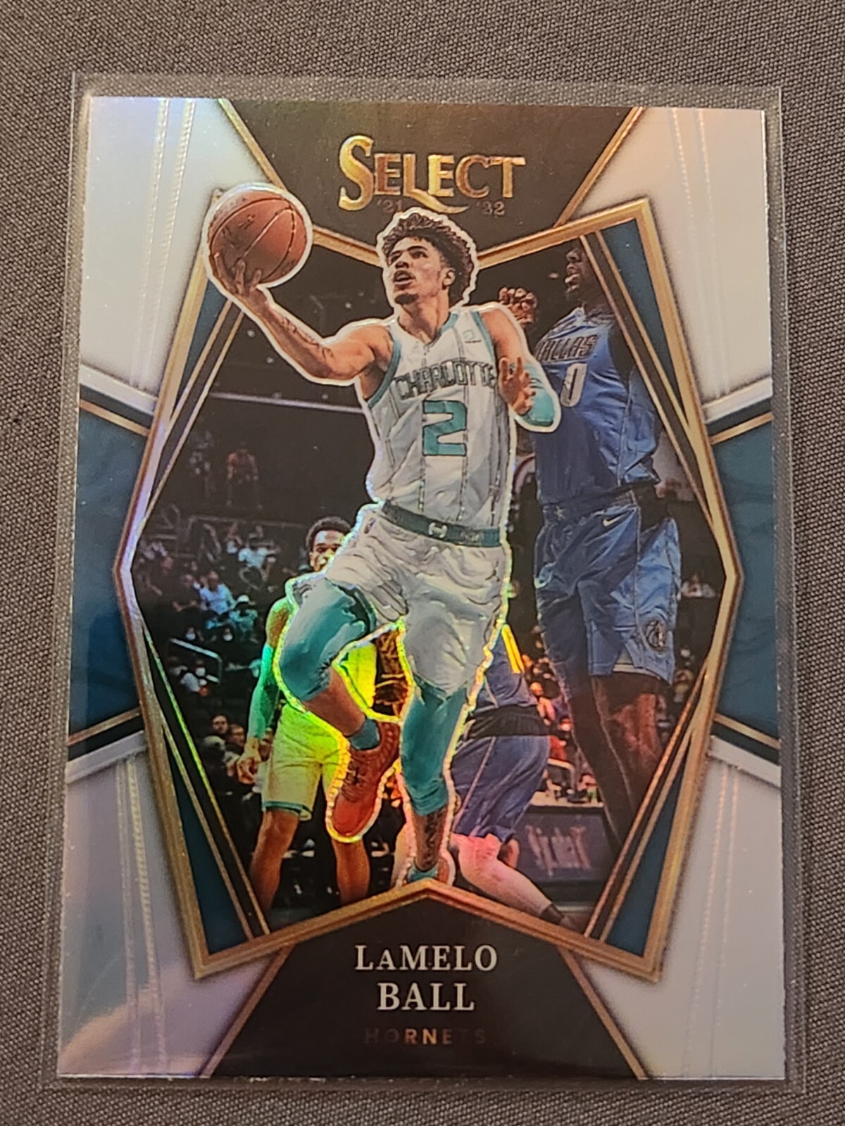 2021-22 Panini Select Silver Prizm #185 LaMelo Ball - EX/NM Condition