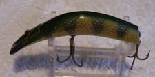 VINTAGE LAZY IKE LURE  10-7-22  GREEN BACK   2-7/8"