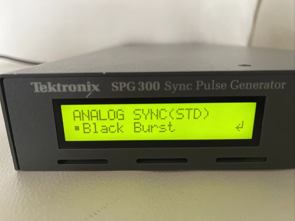 Tektronix SPG-300 Sync Pulse Generator - vom Händler - Bild 2 von 4