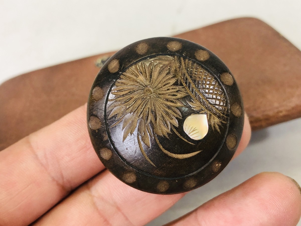 Y6514 NETSUKE Manju crane front metal fitting Japan antique kimono