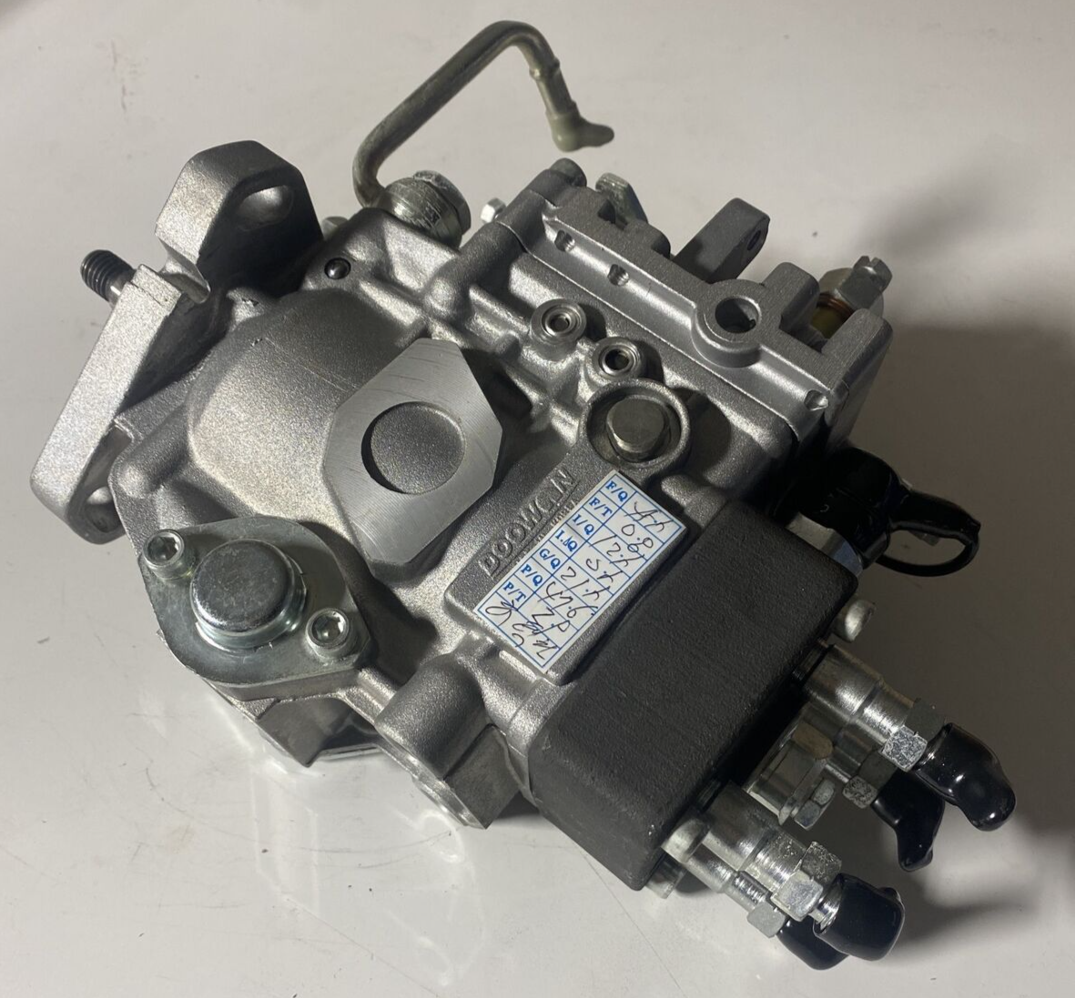 New Cummins 4900804 Zexel Doowon 104940-4260 Diesel Fuel New Cummins 4900804 Zexel Doowon 104940-4260 Diesel Fuel