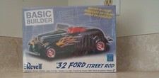 Ford 1932 Ford Street Rod 1:24 scale Revell - Monogram Kit Sealed 2006 Model Kit
