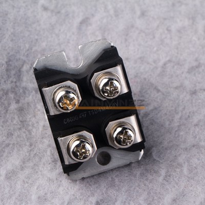 NEW 1PC TSD4M450V   MICROELECTRONICS IC #T7