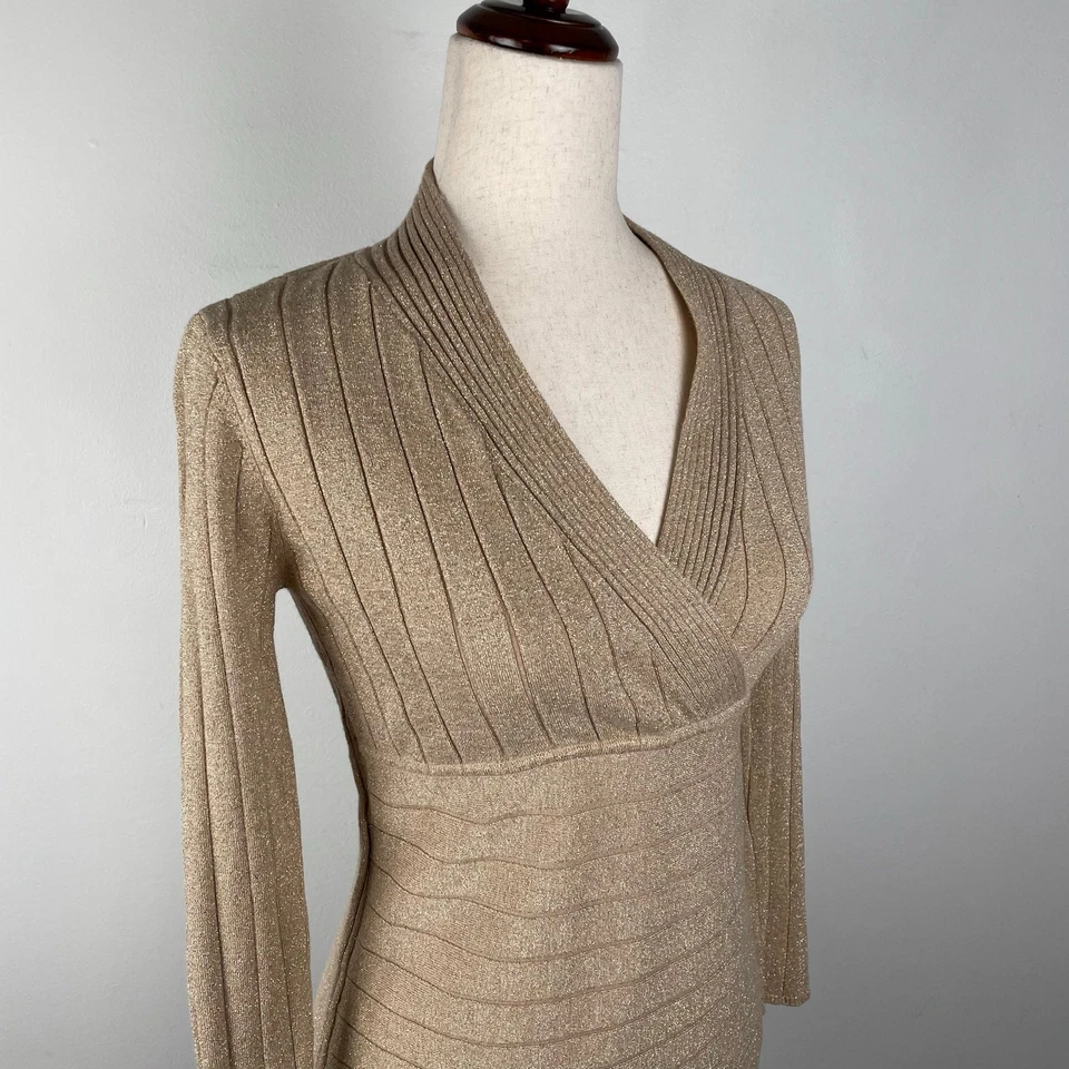Suéter Style & Co Mujer PM Dorado Metálico Tejido Acanalado Cuello en V 00s y2k Brillante Foto 3 de 4