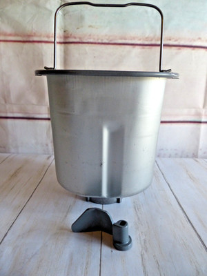 Toastmaster Platinum  Model 1157S 1.5LBS Pan/Paddle ONLY