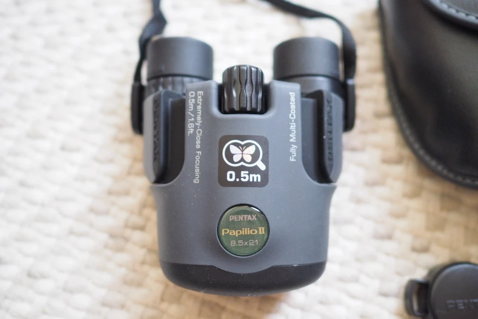 PENTAX Papilio II 8.5x21 Poro Prism Extreme Close-Focusing 0.5m/1.6ft Binoculars - Image 2 of 4
