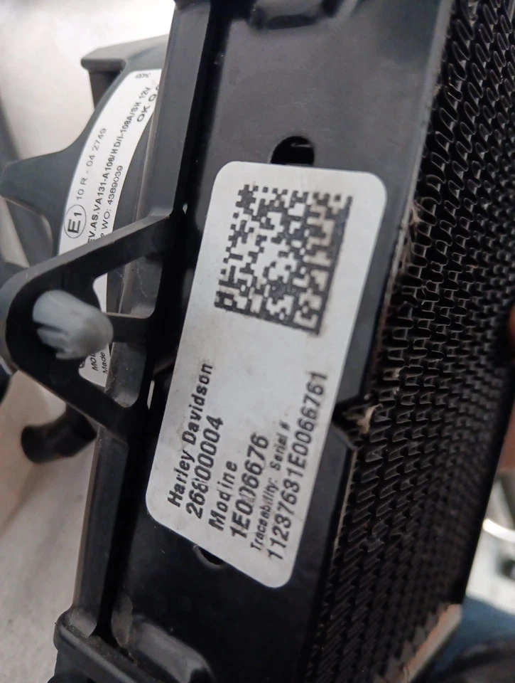 2016 Harley-Davidson Cvo Streetglide Cooling System Assembly With Hoses Foto 3 de 4