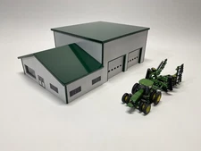 1/64 John Deere Style Farm Dealership 50x80 White Sides Green Roof