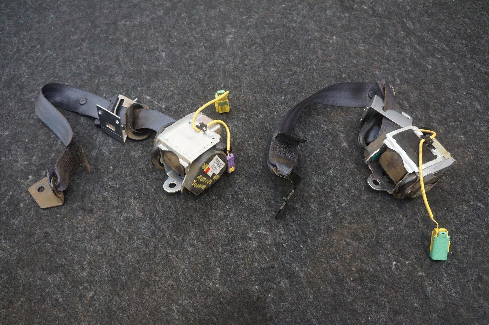 Set Rear Left Right Seat Belt Retractor OEM 3W0857805A Bentley Continental Gt 05