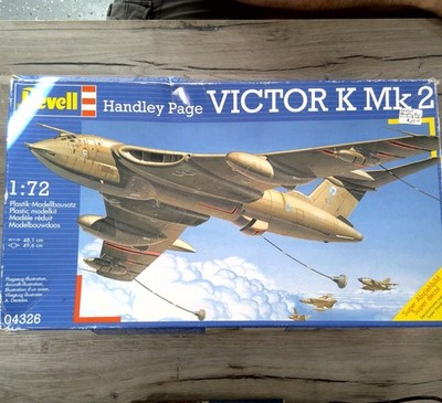 Handley Page Victor K Mk.2 Revell Plastic Model Kit 1:72 w/Decals L 49.6cm