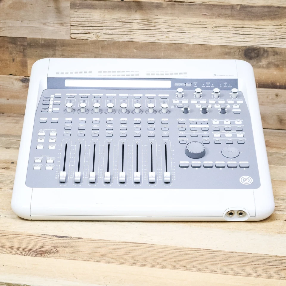 Consola Digidesign Digi003 FireWire interfaz de audio y superficie de control U263715 Foto 4 de 4