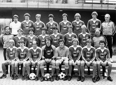 The players of Bundesliga football club Fortuna Dusseldorf pose fo- Old Photo