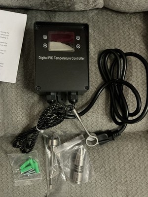 New Digital Temperature Controller With LCD Display, Easy To Use, 110V - Black