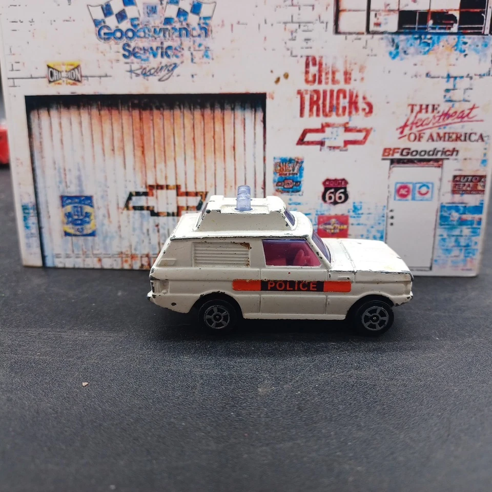 Corgi Juniors Healer Wheeler Purple Glass Lights Police Range Rover  - Image 2 of 4