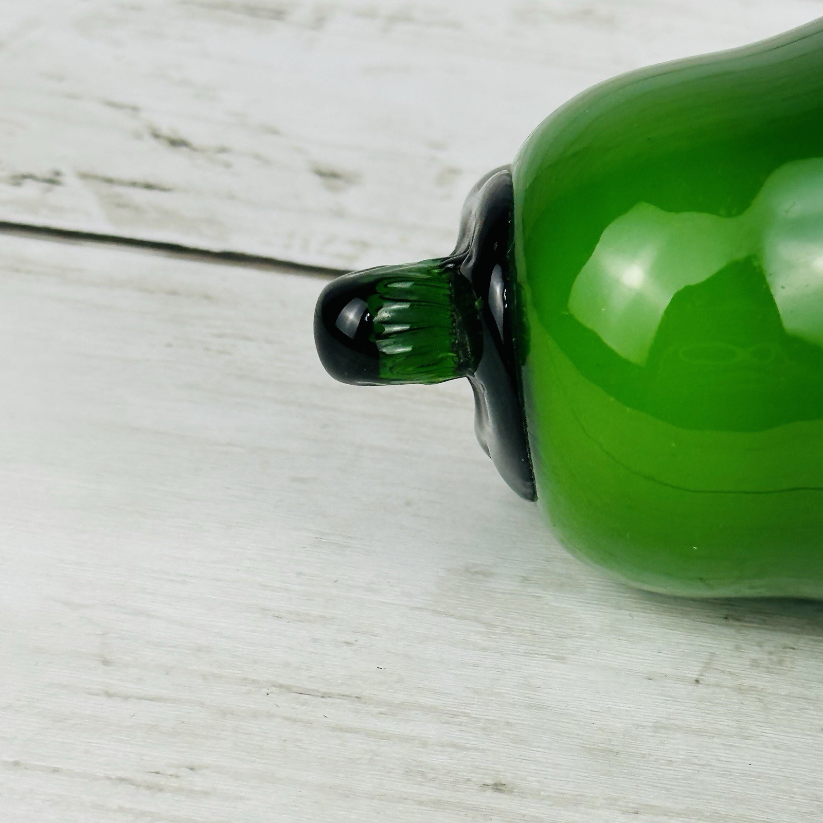 Vintage Murano Style Art Glass Green Pear Decorative Figurine 4.25” Blown Fruit