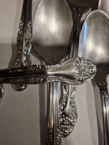 23 PC Oneida Stainless Secretariat  Piece Place Setting Spoons Fork Knife Floral - Picture 8 of 8