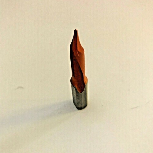 AMANA 413008 8MM DIA. L/H THROUGH- HOLE (V-POINT) BORING BIT WITH 10MM SHANK - Afbeelding 1 van 2