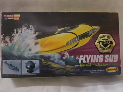 MOEBIUS VOYAGE TO THE BOTTOM OF THE SEA FLYING SUB MODEL w/COLOR INTERIOR KIT - Afbeelding 1 van 3