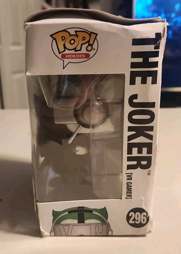 Funko pop　バットマン　ジョーカー　ソルトペッパーシェーカー Amazon.com: Funko POP! Heroes: Batman's 85th Anniversary