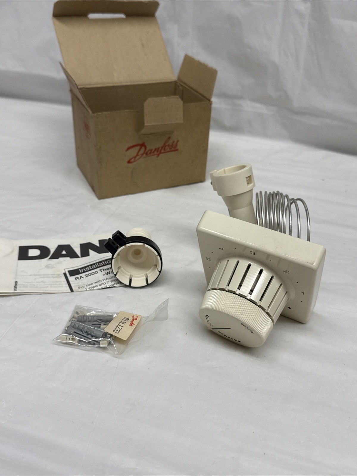 DANFOSS TYPE RA2000 Thermostatic operator combined remote mounted sensor & dial