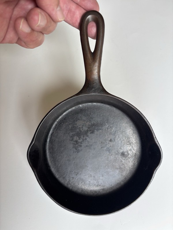 vintage cast iron skillet unmarked no 3 Griswold!?Other?