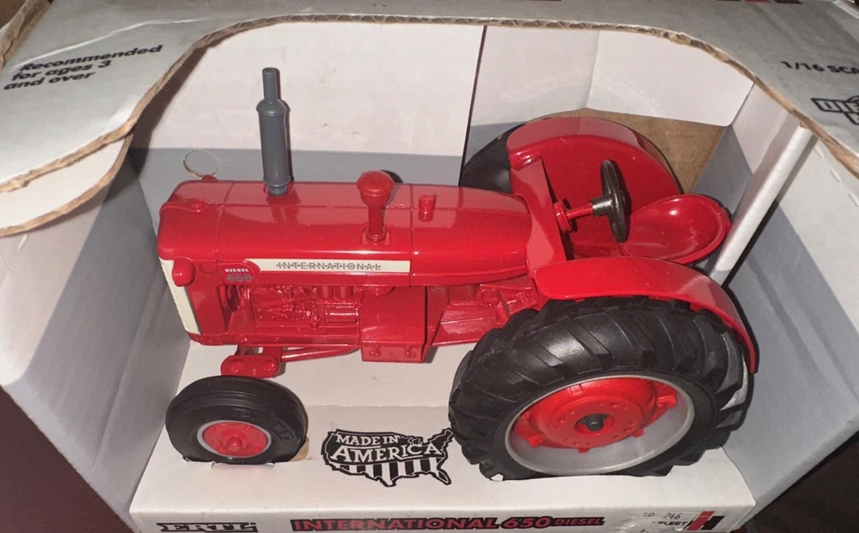 Tractor diésel ERTL International 600 1/16 1995 #246 #268* Foto 2 de 2