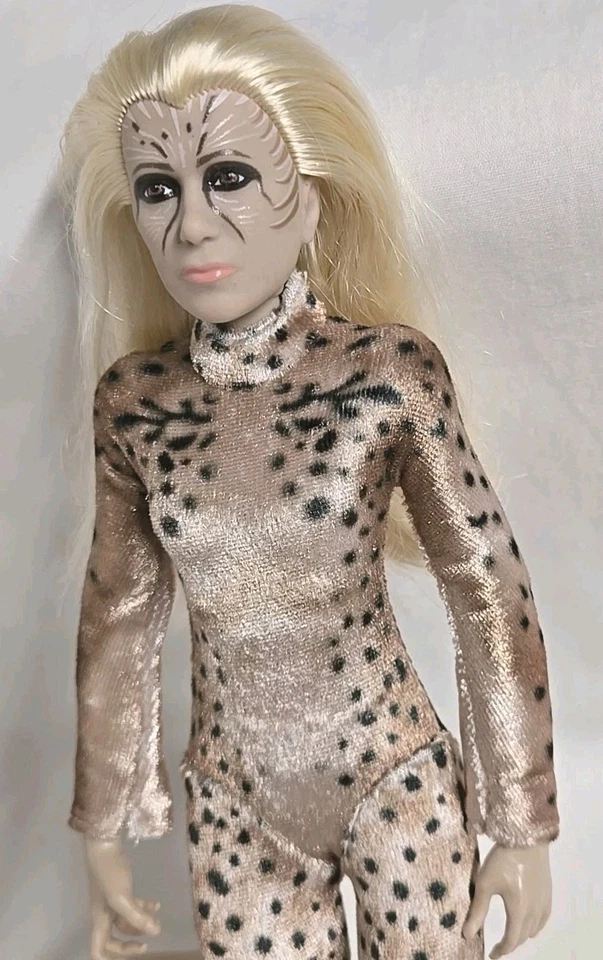 Mattel DC Comics WW 84 Wonder Woman Cheetah 2019 Posable Outfit Listo para Batalla Foto 3 de 4