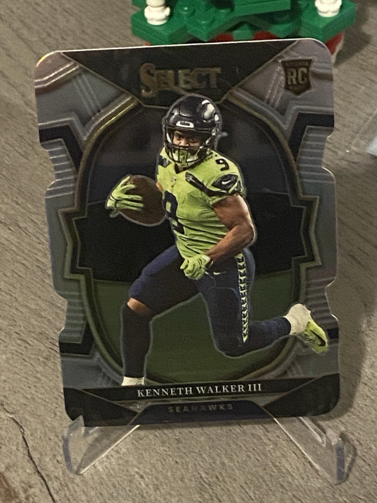 Kenneth Walker III 2022 Panini Select Silver Prizm Die Cut #2 RC