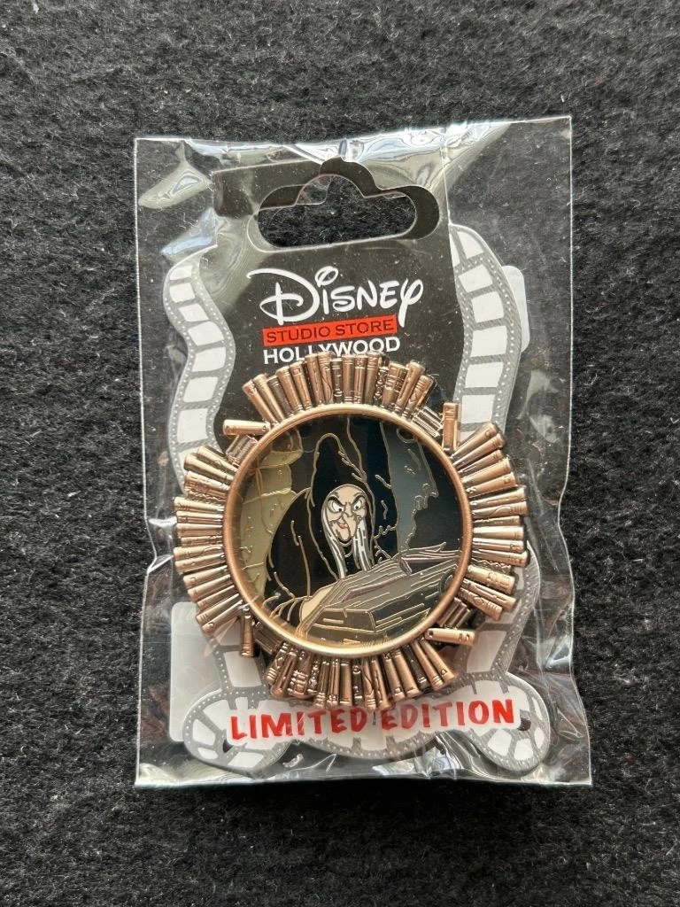 Disney 2024 D23 DSSH DSF Snow White Villain Old Hag Circle of Books LE400 Pin