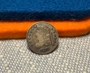 (#102812) Bust Half Dime:  1832.  XF!   (see video!)