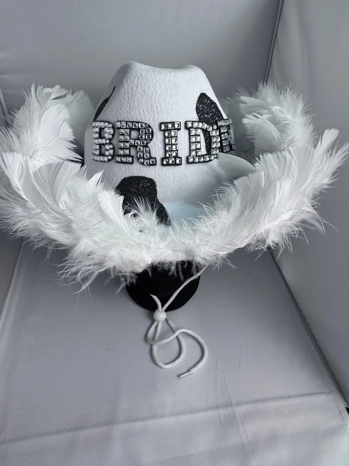 Divertido sombrero vaquero vaquera novia despedida de soltera rodeo fiesta utilería pluma Foto 2 de 4